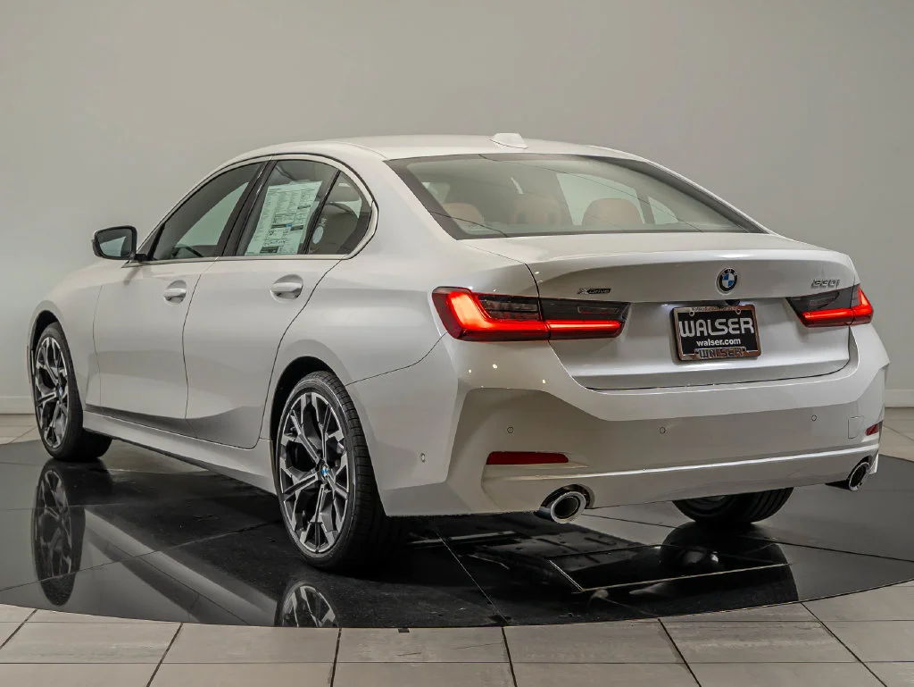 New 2026 Mineral White Metallic BMW 330i xDrive image 6