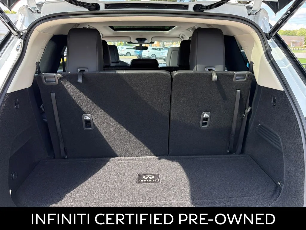 Certified Used 2026 Radiant White INFINITI LUXE image 32