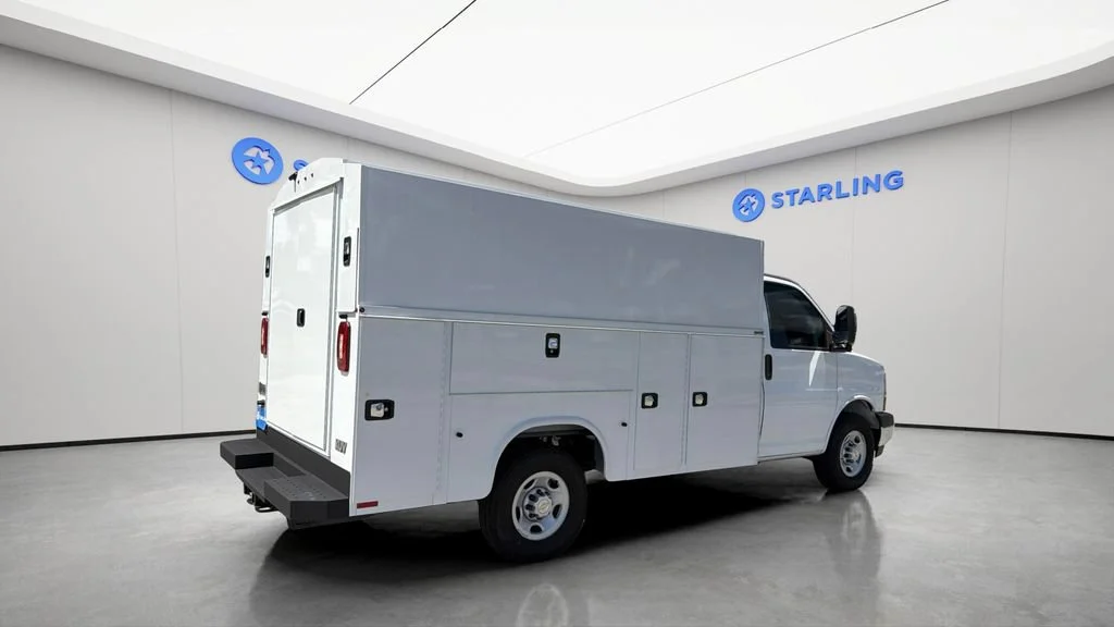 New 2026 Summit White Chevrolet 1WT image 9