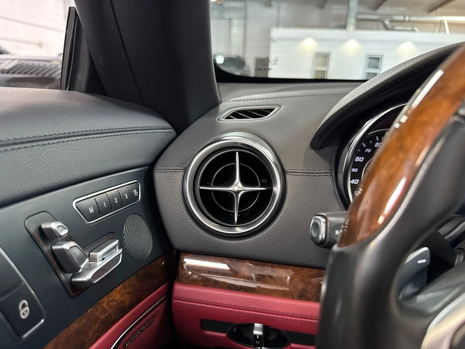 Used 2019 Silver Mercedes-Benz SL 550 image 38