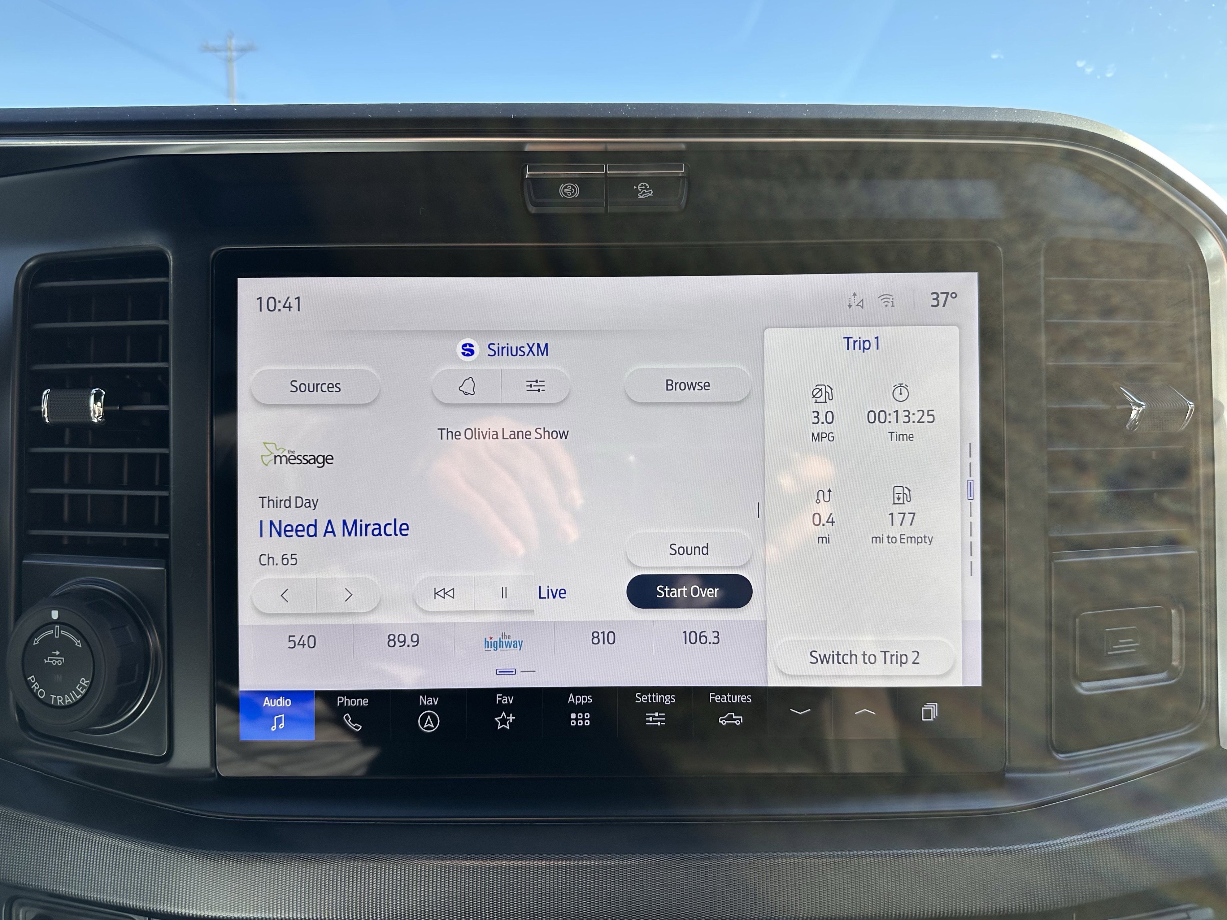 New 2026 Glacier Gray Metallic Tri-Coat Ford F-250® Platinum® image 29