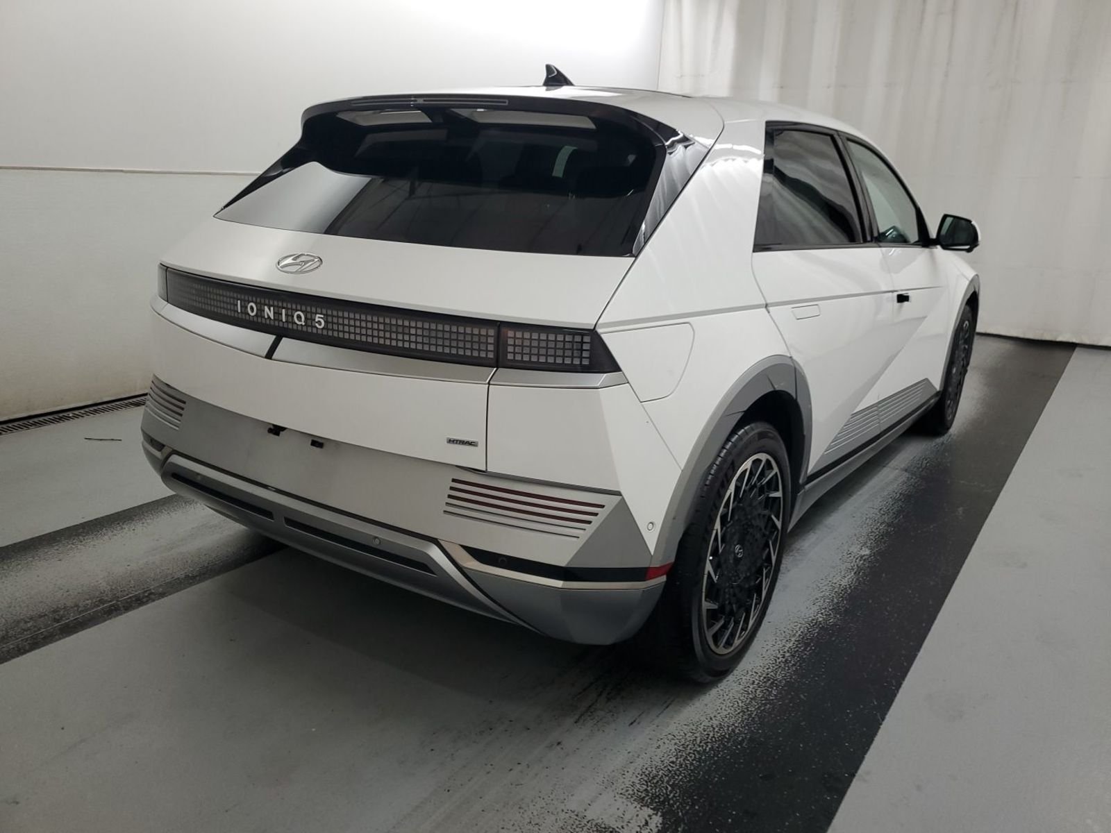 Used 2024 White Hyundai Limited image 3