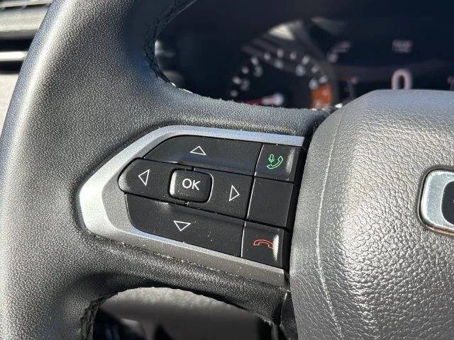Used 2024 Bright White Clearcoat Jeep Latitude image 25