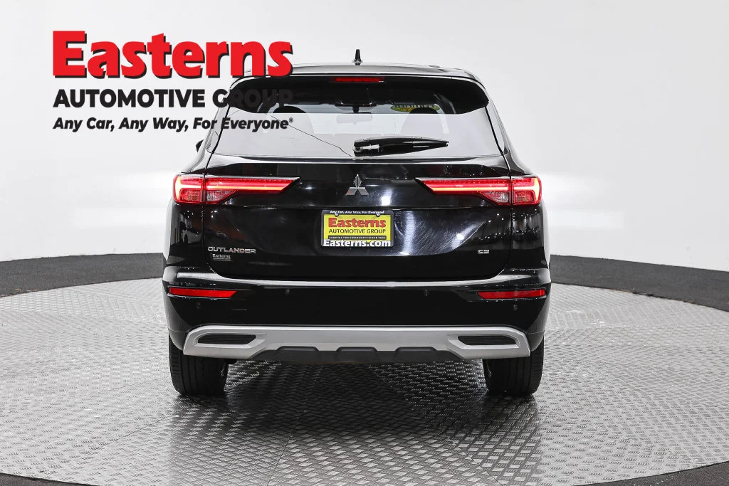 Used 2024 Black Mitsubishi SE image 6