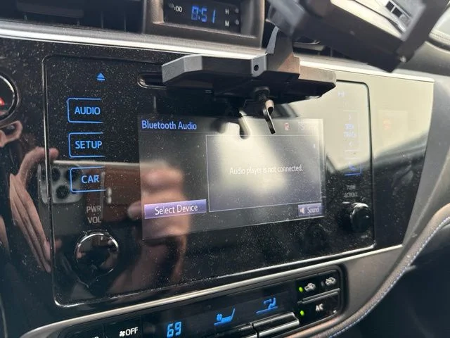 Used 2019 Silver Toyota SE image 34