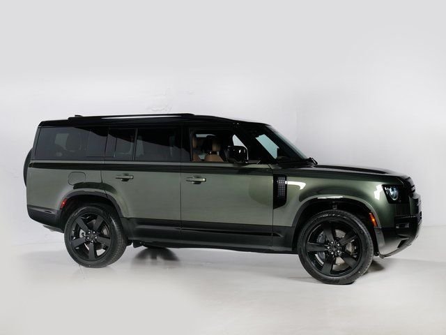 New 2026 Woolstone Green Land Rover X-Dynamic SE image 32