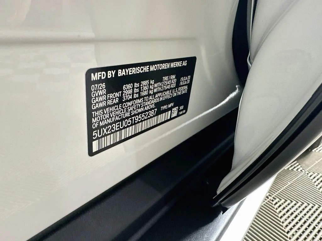 New 2026 Alpine White BMW xDrive40i image 30
