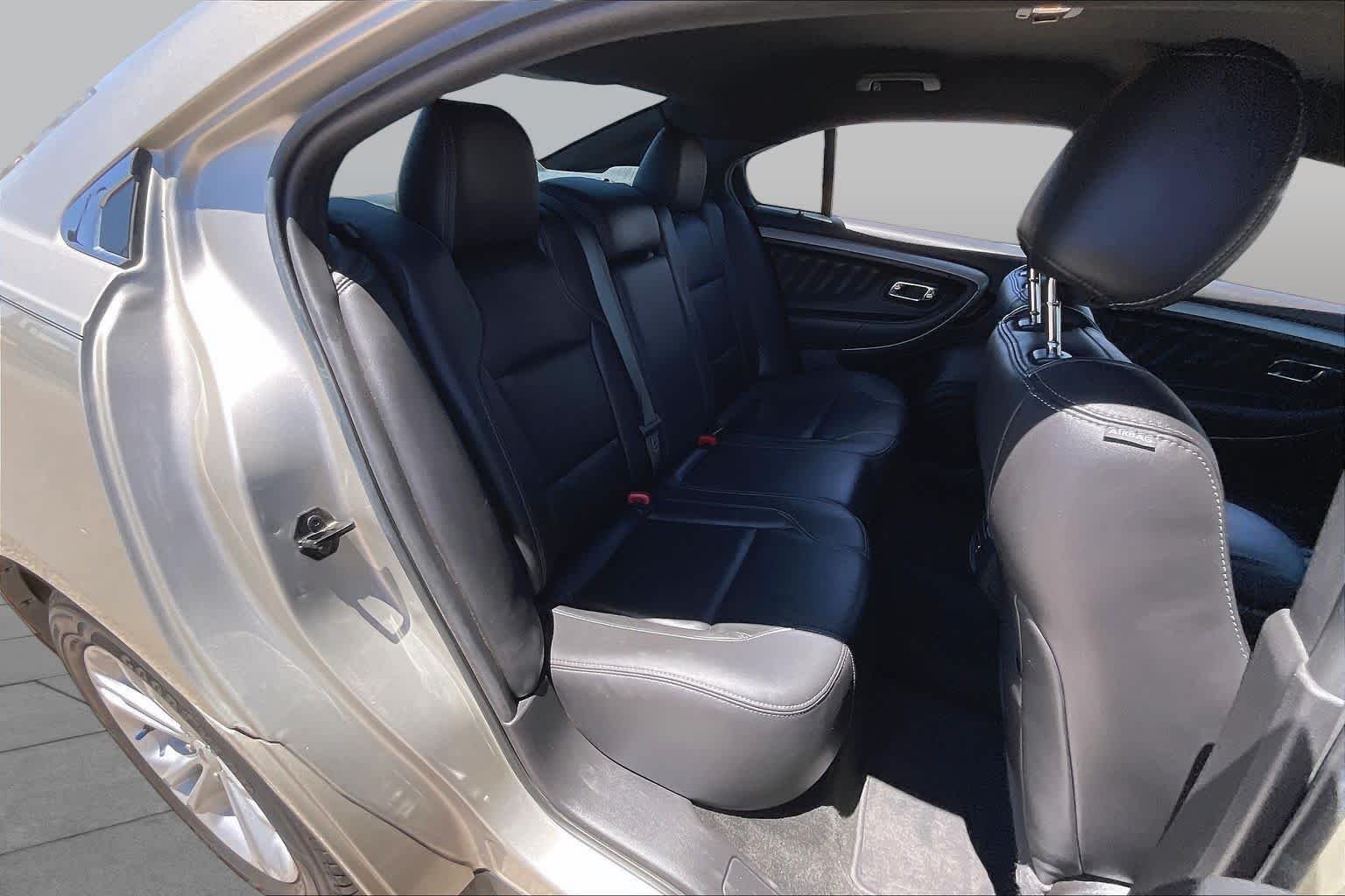 Used 2018 White Gold Metallic Ford SEL image 18