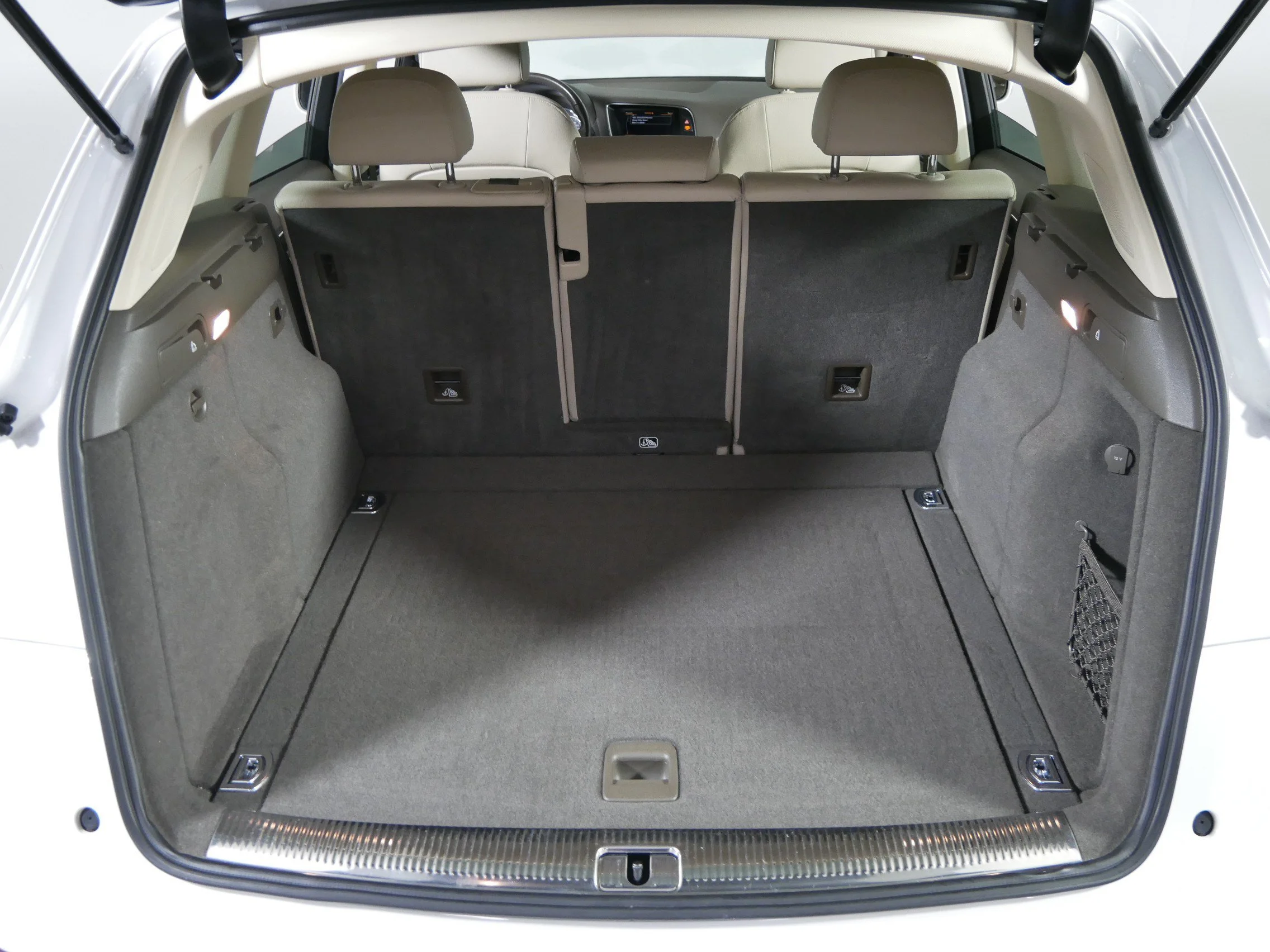 Used 2014 Ibis White Audi Premium Plus image 18