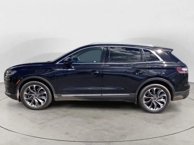 Used 2023 Black Metallic Lincoln Reserve image 2