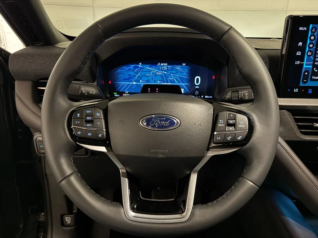 New 2026 Gray Ford Platinum image 9