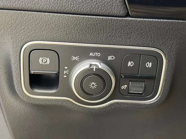 New 2026 Mountain Grey Metallic Mercedes-Benz GLA 250 image 39