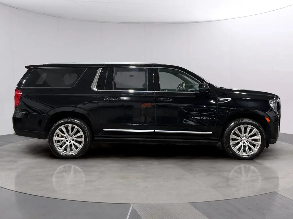 Used 2022 Black GMC Denali image 2