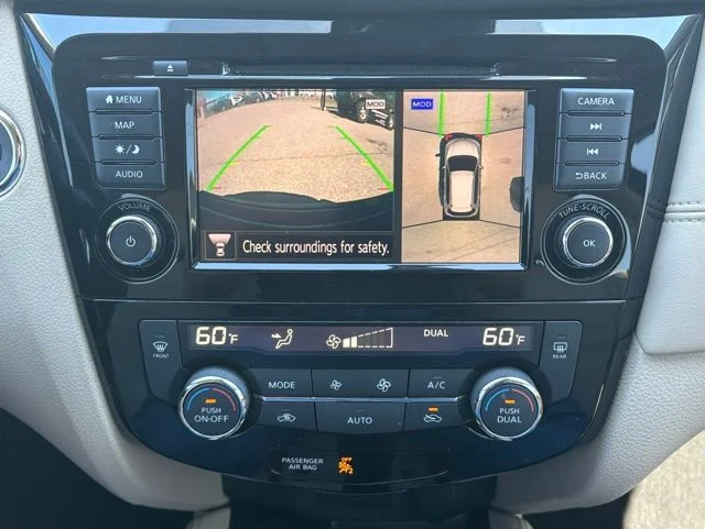 Used 2020 Green Nissan SL image 26
