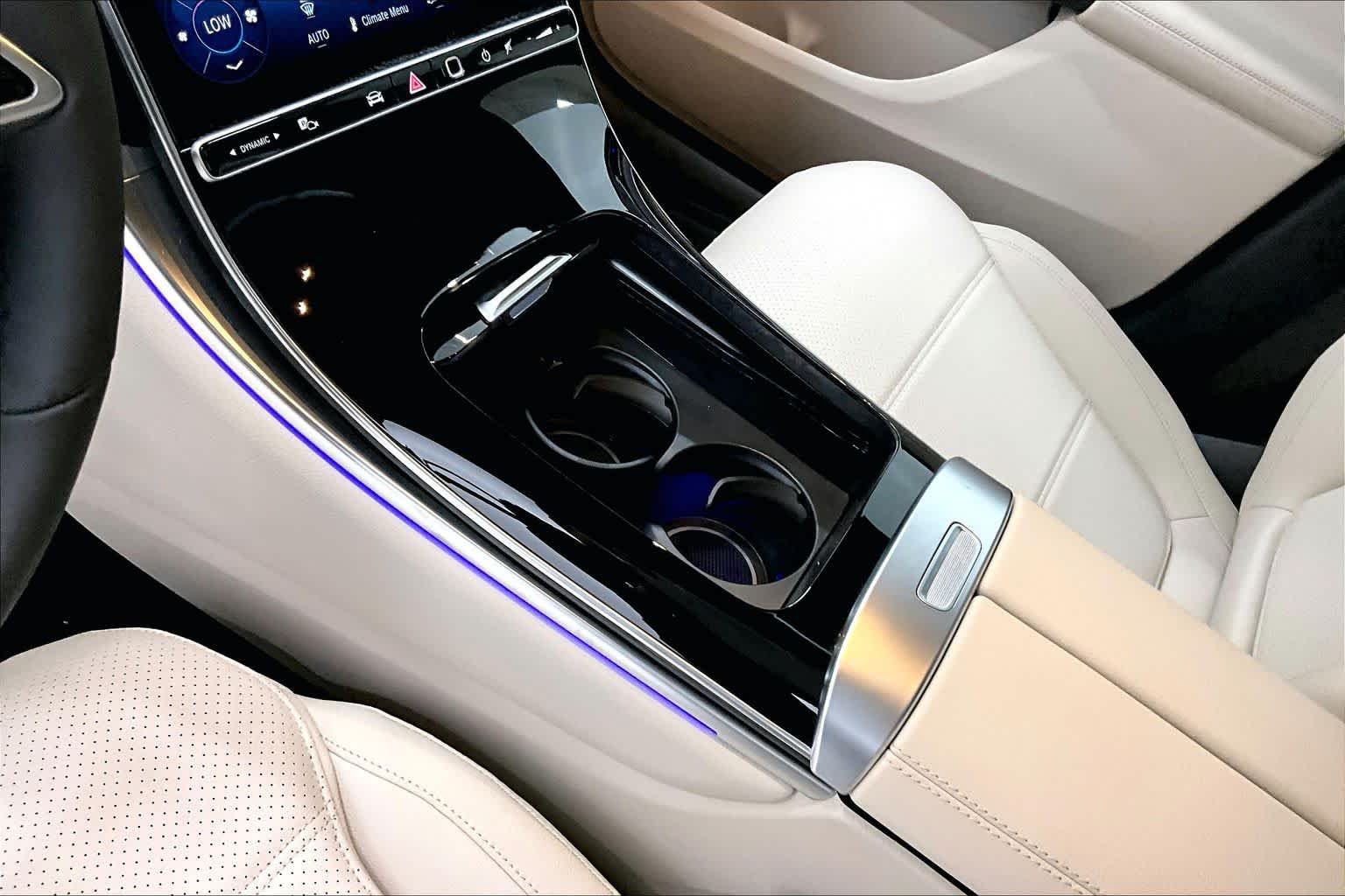 New 2026 Polar White Mercedes-Benz GLC 300 image 7