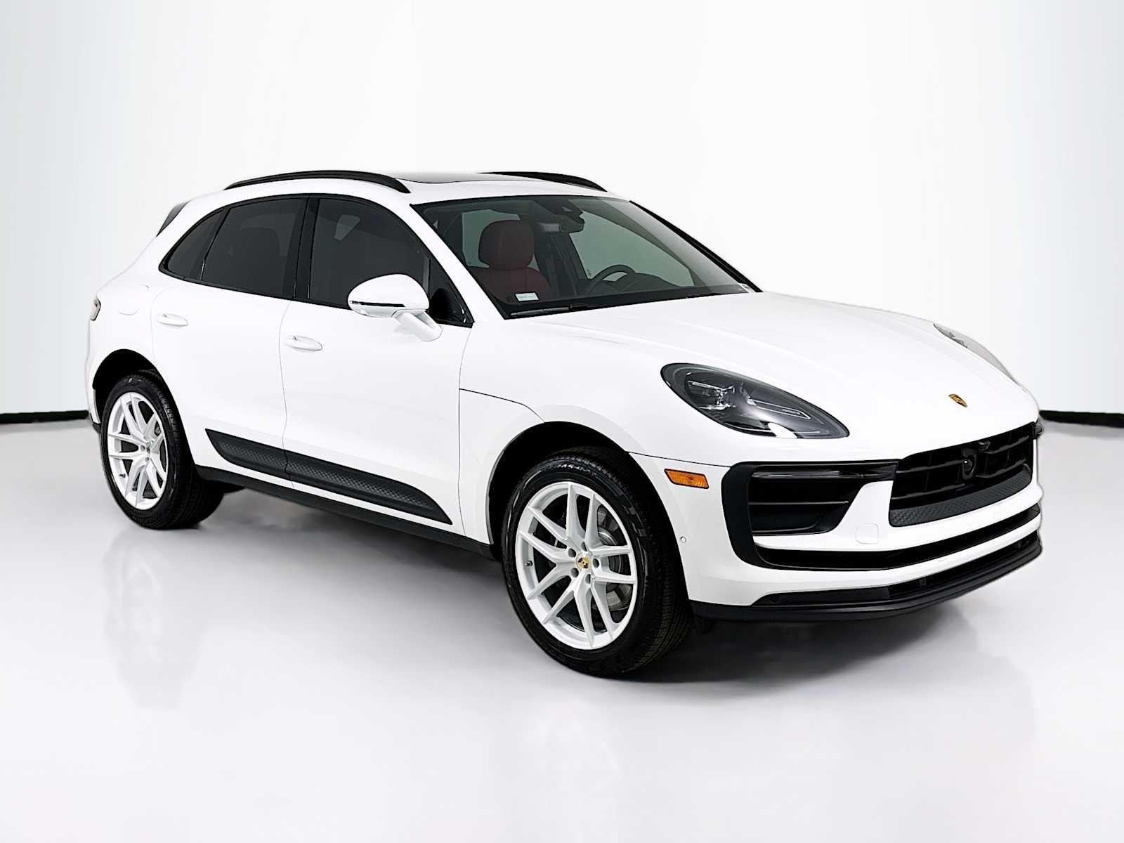 2026 Porsche Macan T - Photo 7