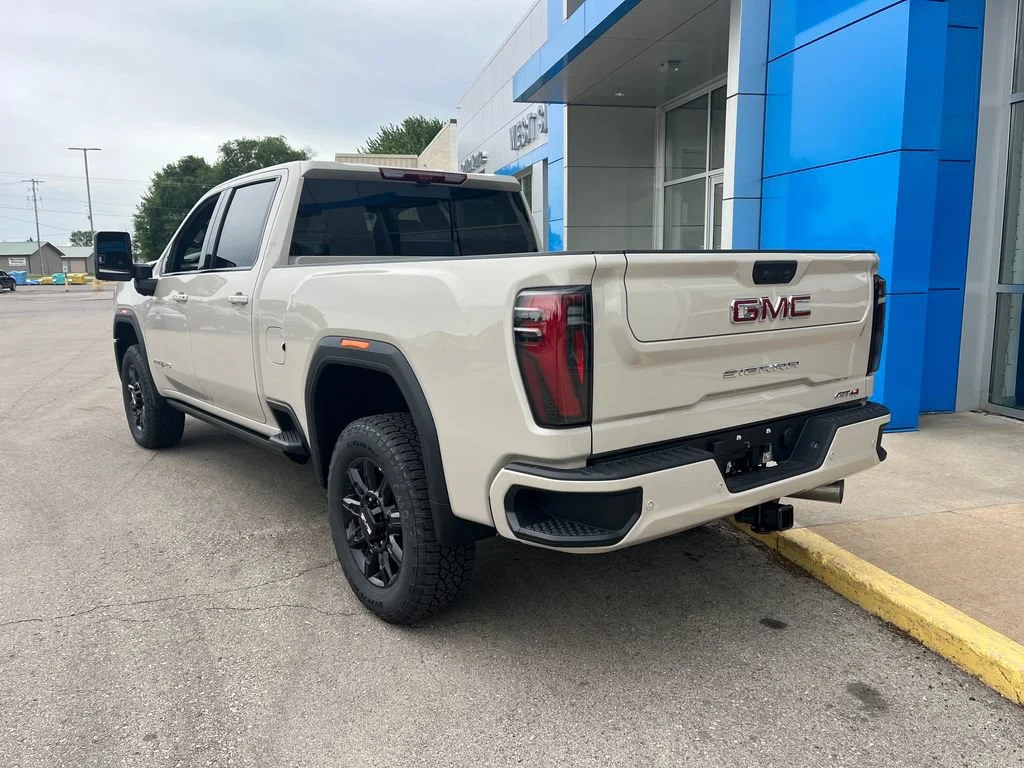2026 GMC Sierra 2500HD AT4 - Photo 7