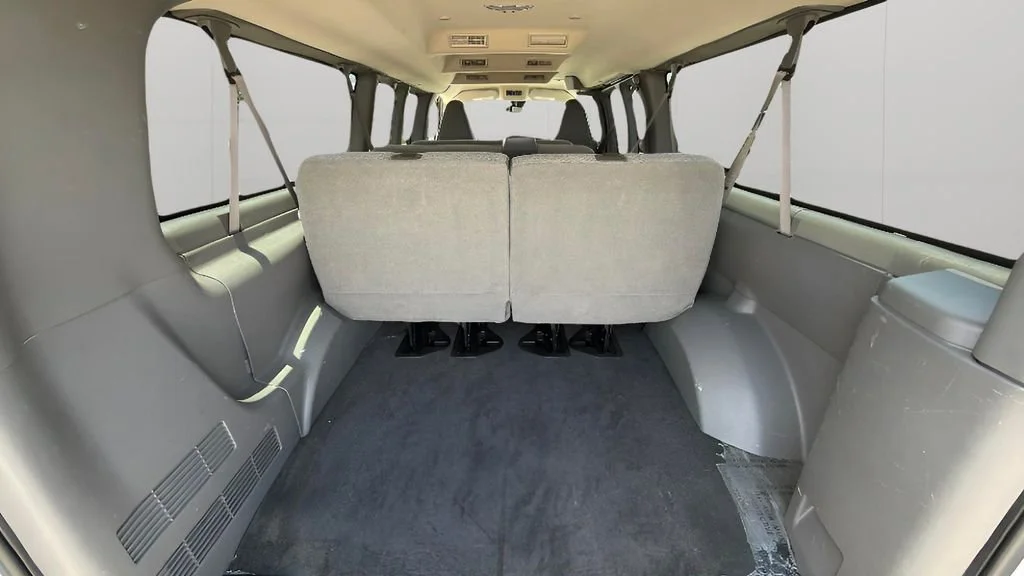 Used 2025 Summit White Chevrolet 1LT image 27