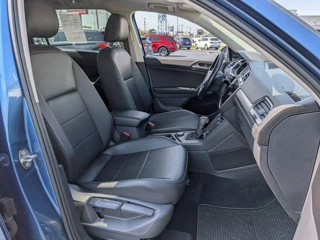 Used 2018 Blue Volkswagen 2.0T SEL image 24
