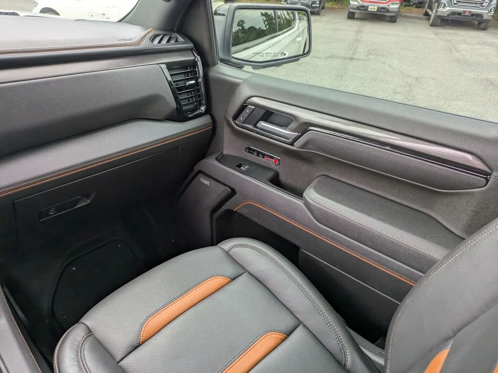 Used 2026 White GMC AT4 image 19