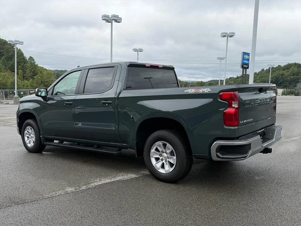 Used 2026  CHEVROLET RST image 3