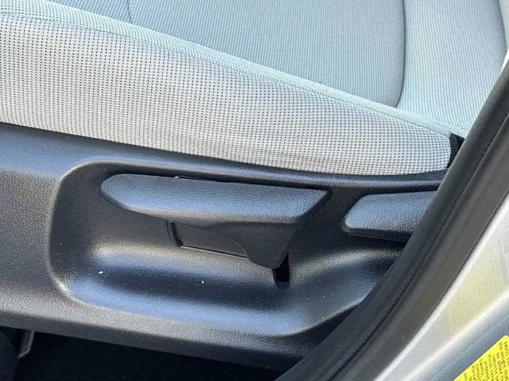 Certified Used 2022 Silver Toyota L image 25