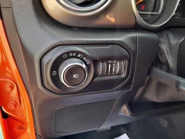 Used 2018  JEEP  image 18