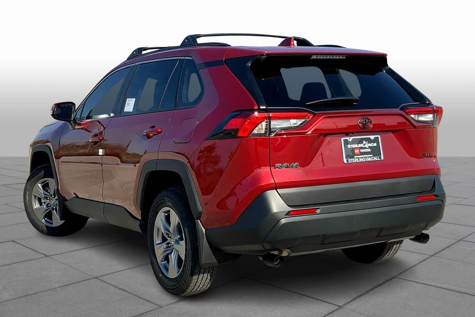 Used 2025 Ruby Flare Pearl Toyota XLE image 12