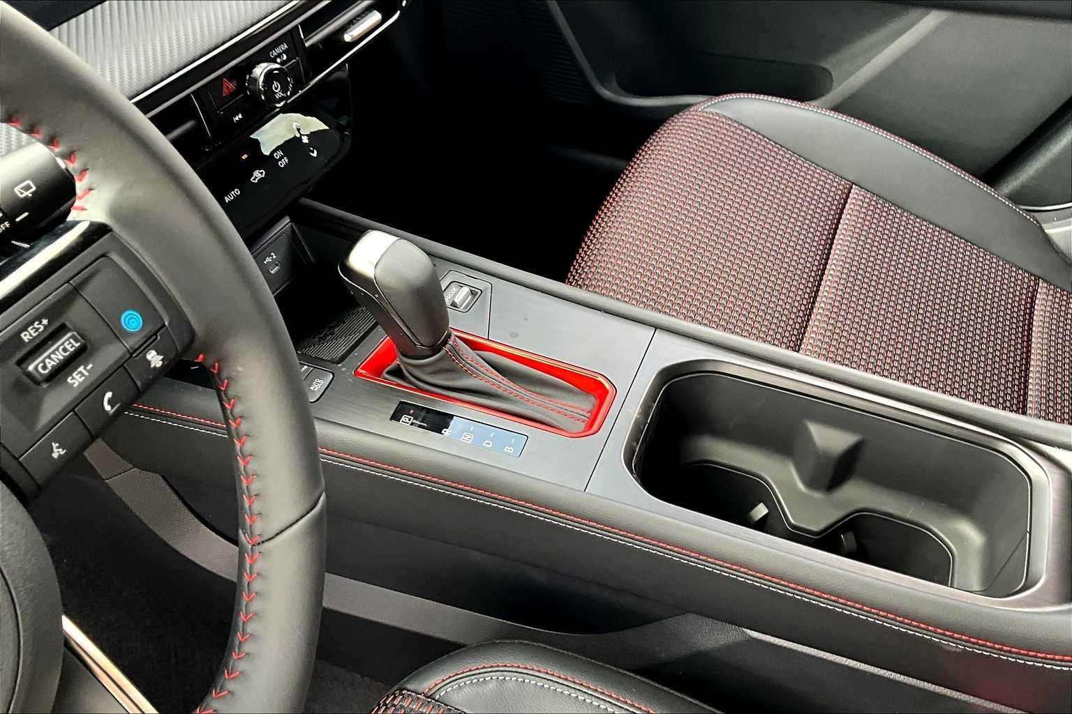 2025 Nissan Kicks SR - Photo 11