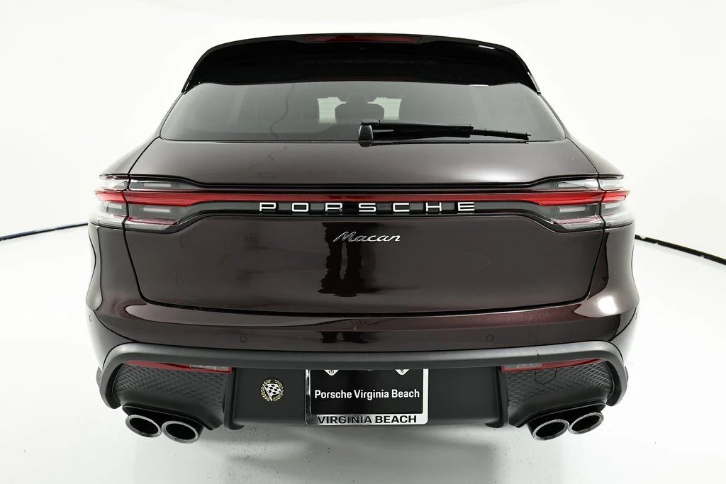 2026 Porsche Macan T - Photo 6