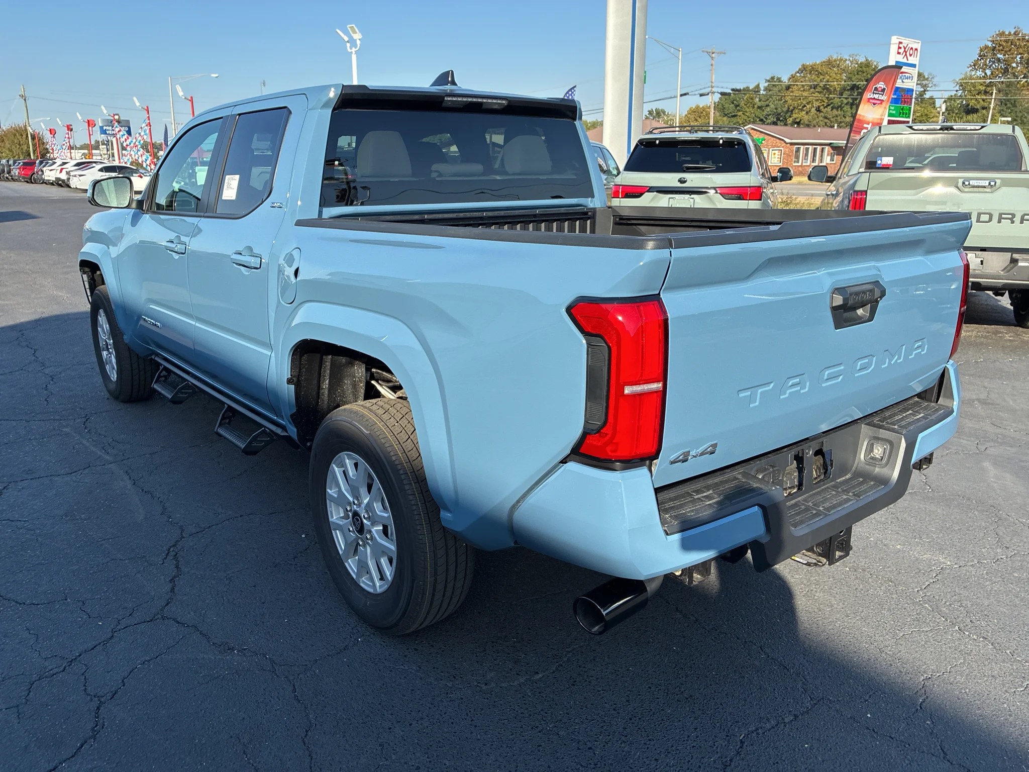 2026 Toyota Tacoma SR5 - Photo 7