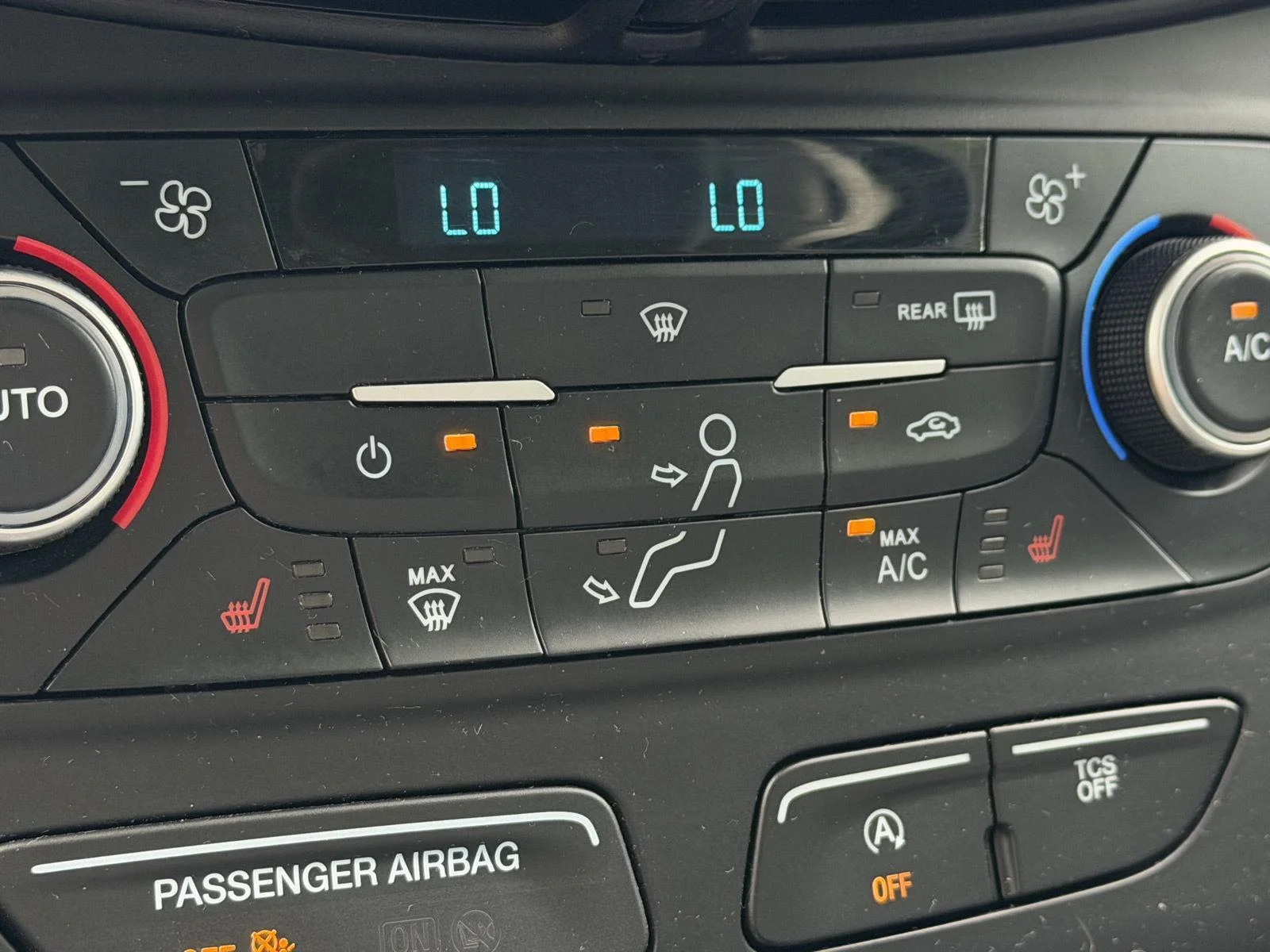 Used 2018 Magnetic Ford SE image 8