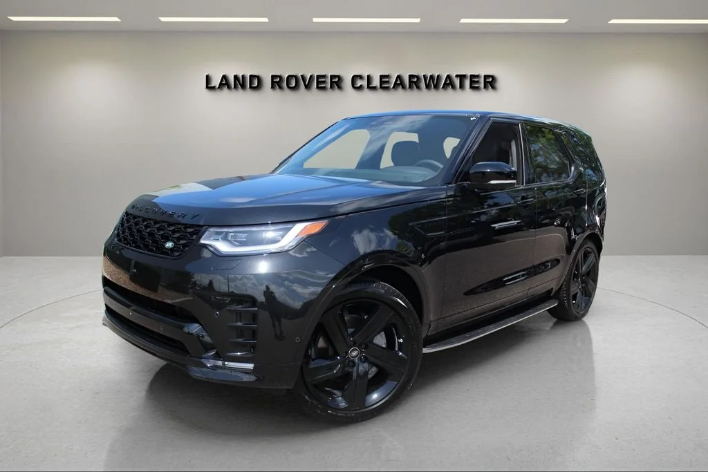 2025 Land Rover Discovery P300 Dynamic SE's photo