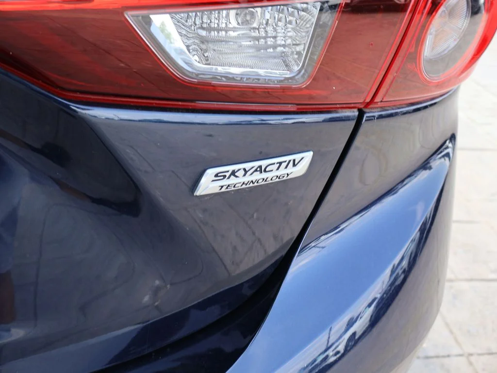 Used 2017 Blue Mazda Sport image 13