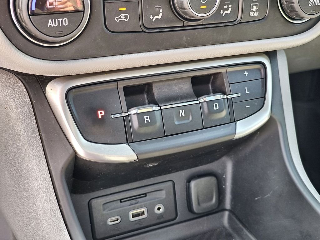 Used 2022 Silver GMC SLT image 20