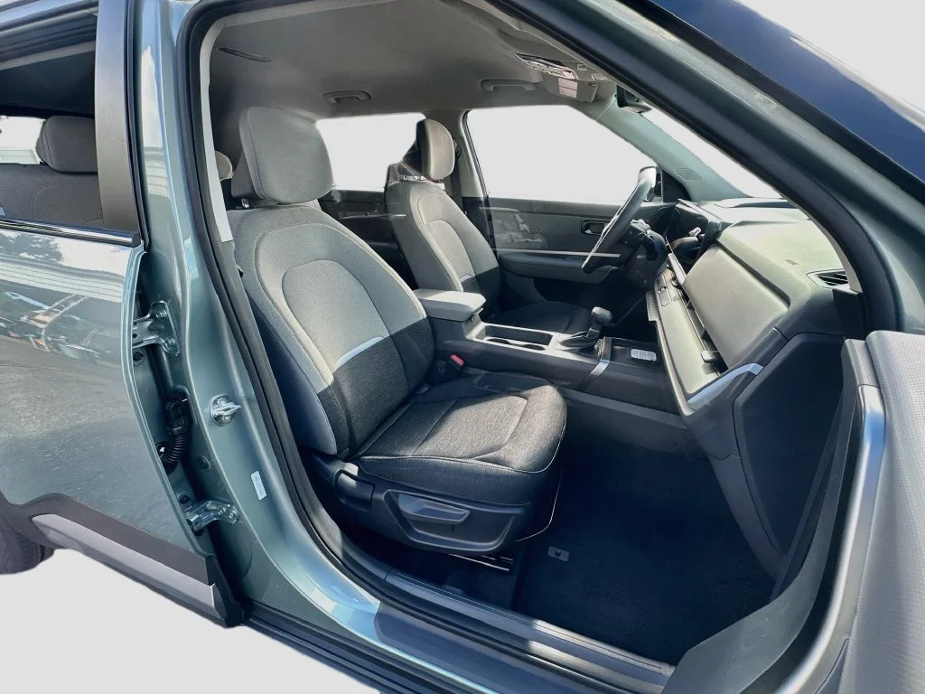 New 2027 Iceberg Green Kia S image 25