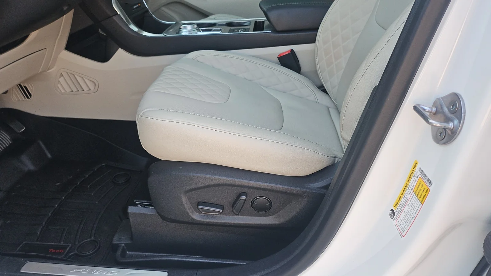 Used 2024 White Ford 2024 FORD EDGE TITANIUM 4DR SUV 112.2 WB AWD image 11