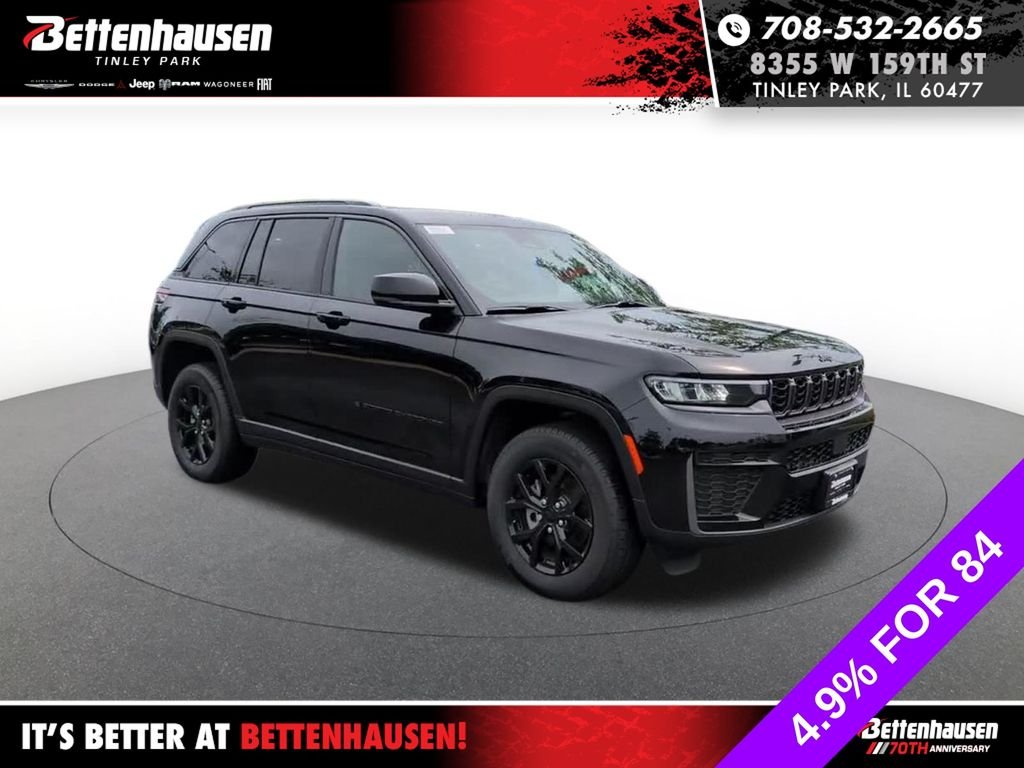 New 2026 Diamond Black Crystal Pearl-Coat Exterior Paint Jeep Altitude image 2