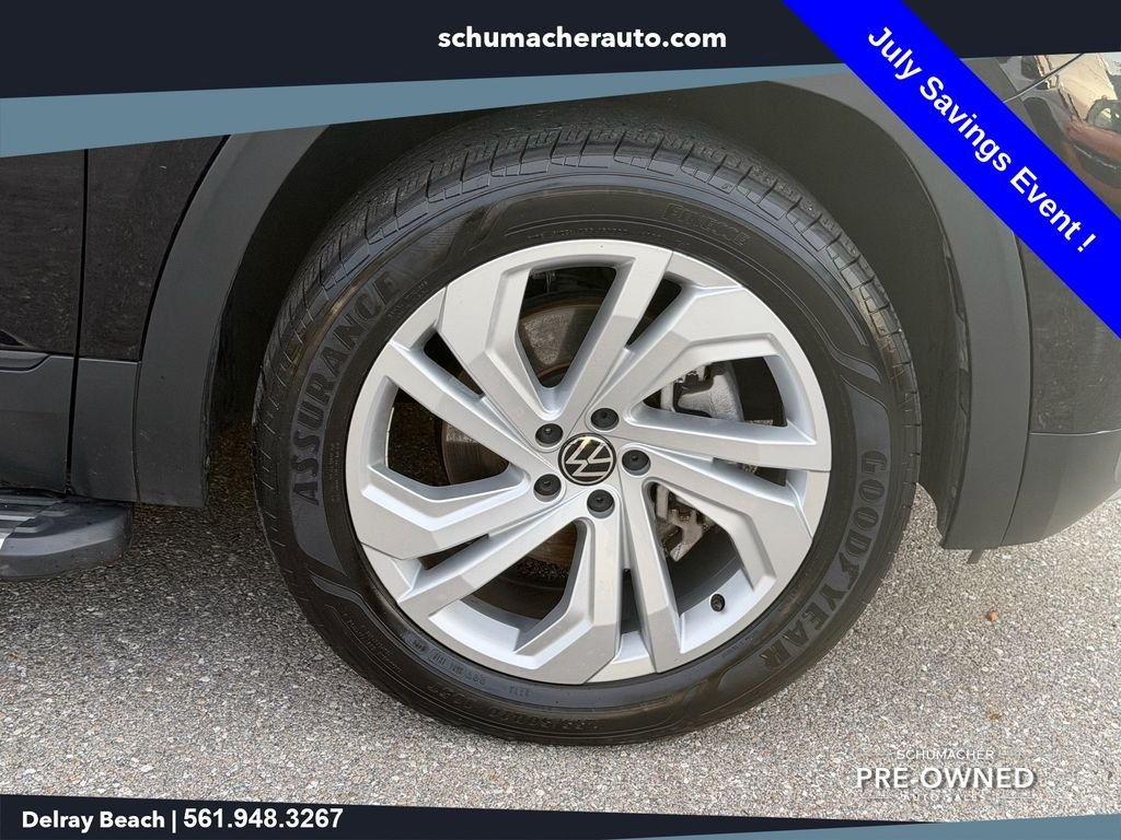 Used 2021 Black Volkswagen 2.0T SEL image 9