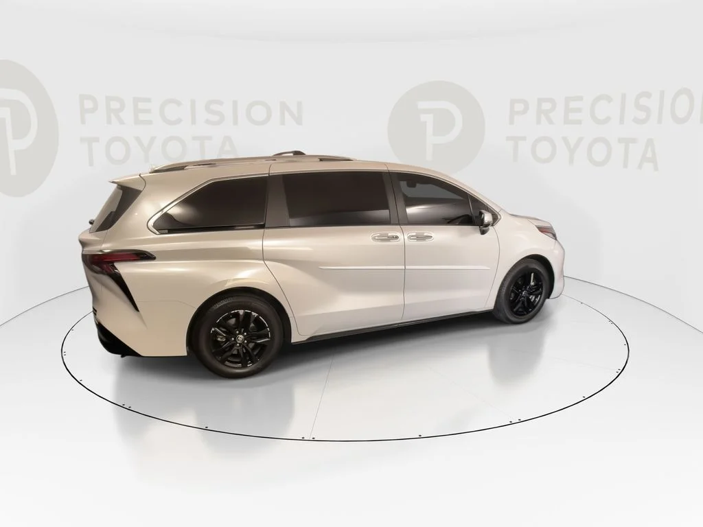 Used 2023 Wind Chill Pearl Toyota Limited image 21