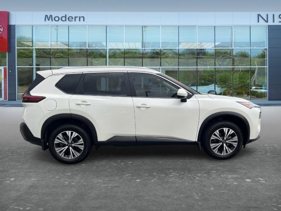 Used 2023 Pearl White Tricoat Nissan SV image 4