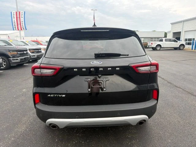 Used 2023 Agate Black Metallic Ford Active image 4