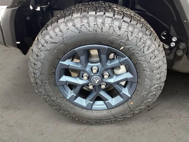 New 2026 Crystal Metallic Jeep 4-DOOR 85TH ANNIVERSARY EDITION image 15