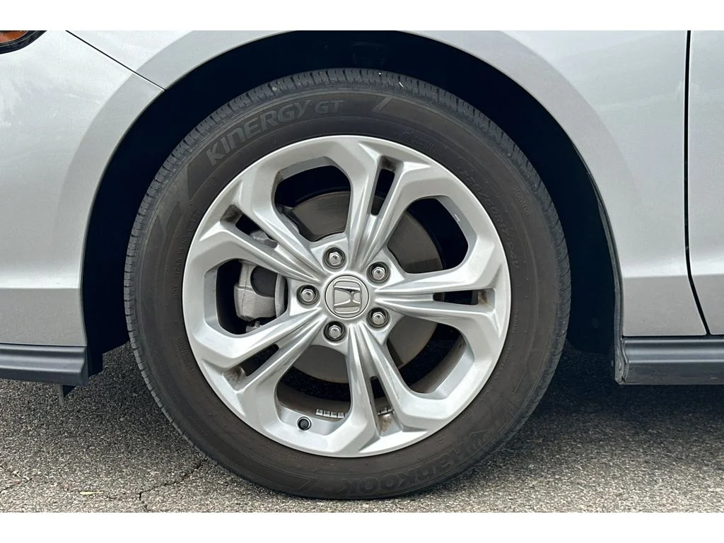 Used 2023 Lunar Silver Metallic Honda LX image 8