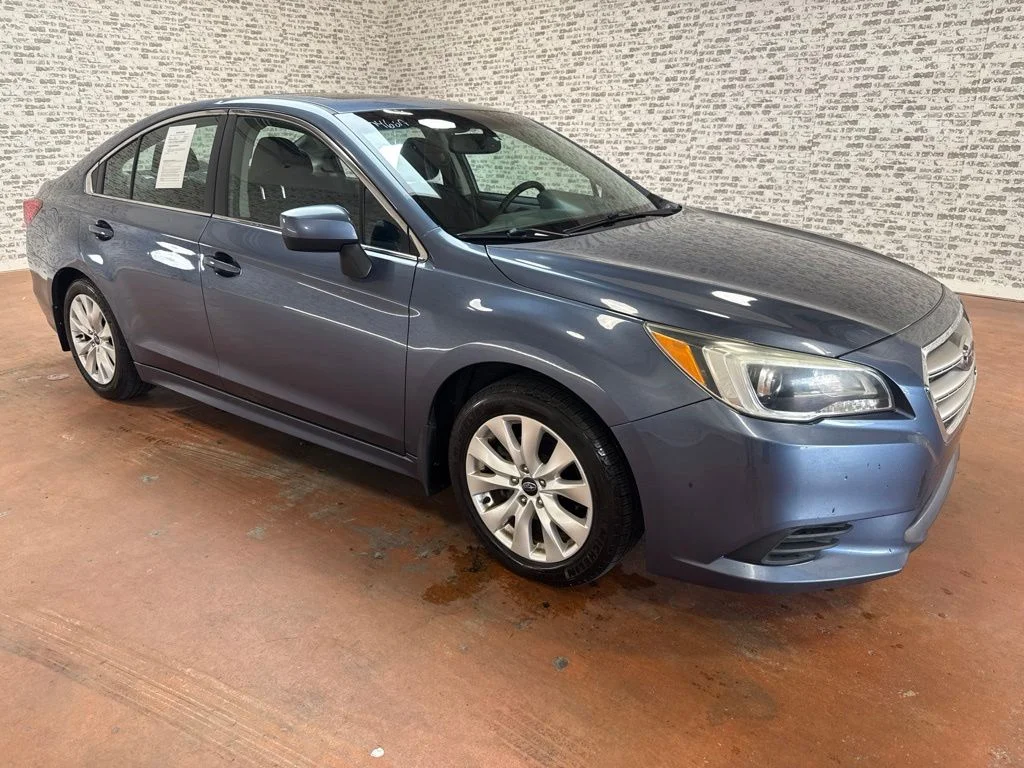 Used 2015 Twilight Blue Metallic Subaru 2.5i image 1