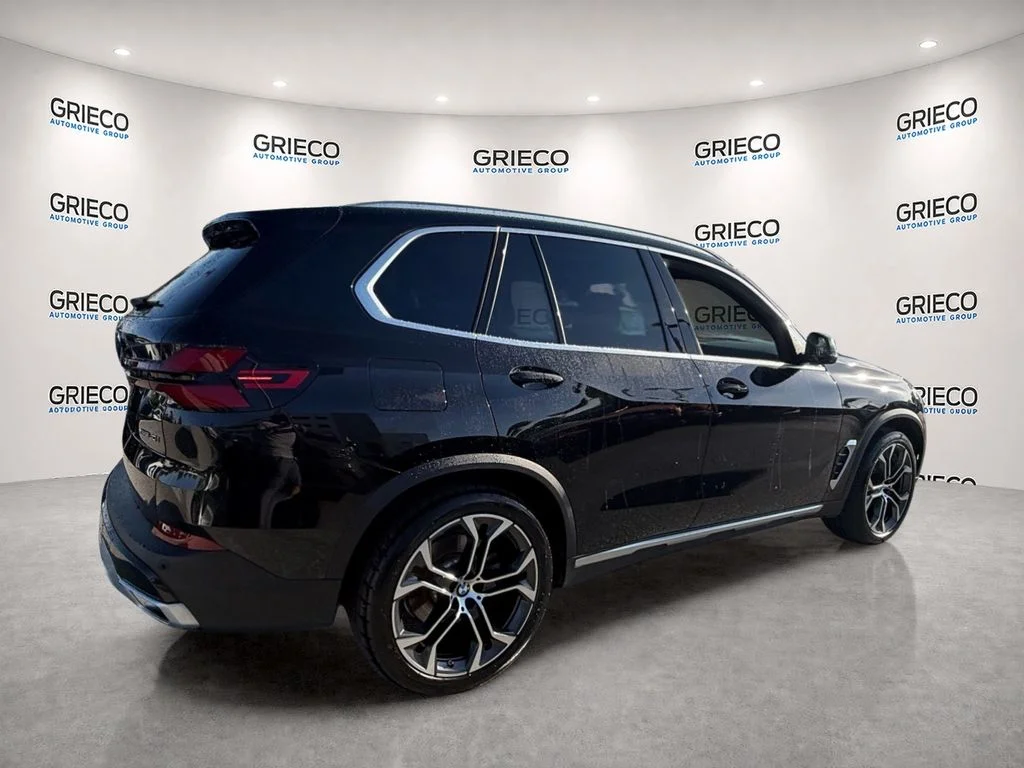 Used 2024 Black Sapphire Metallic BMW xDrive40i image 7