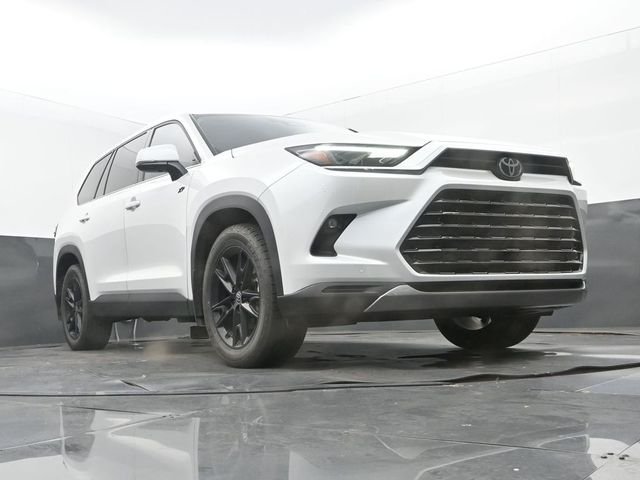 Used 2024 Wind Chill Pearl Toyota Limited image 9