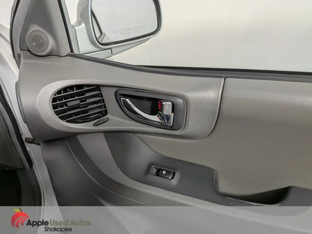 Used 2004 Silver Hyundai GLS image 31