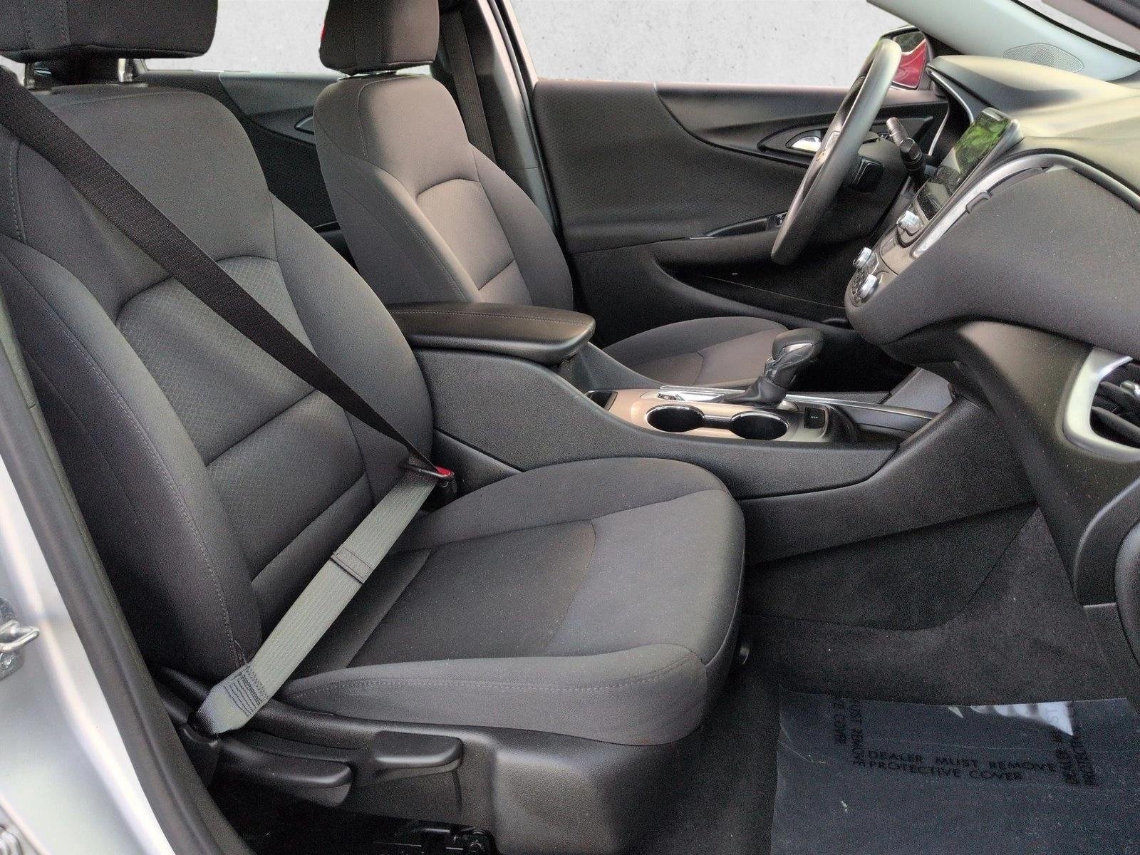 Used 2022 Silver Ice Metallic Chevrolet LT image 20