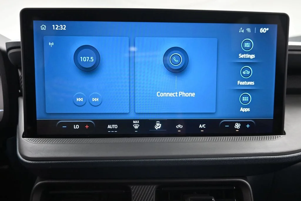 Used 2025 White Ford XL image 19